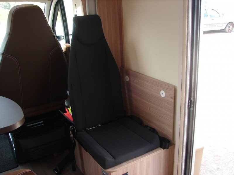 click to view close up detail imagery