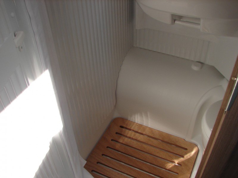 click to view close up detail imagery