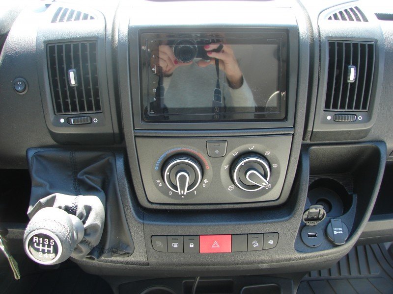 click to view close up detail imagery