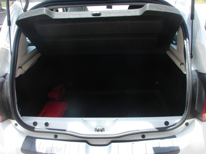 click to view close up detail imagery