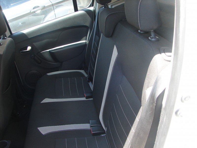 click to view close up detail imagery