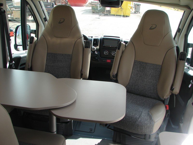 click to view close up detail imagery