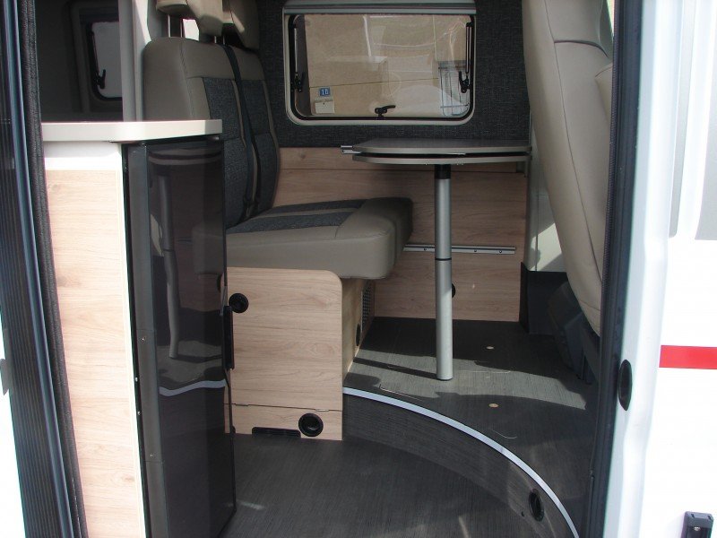 click to view close up detail imagery